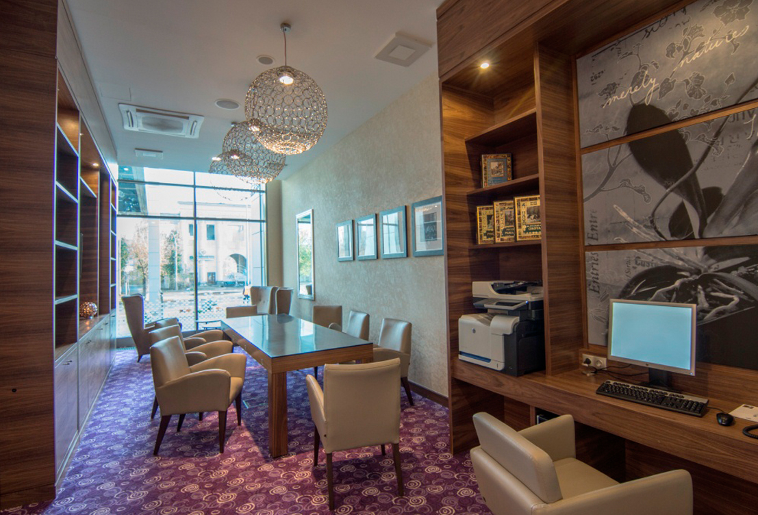 hilton 014-1
